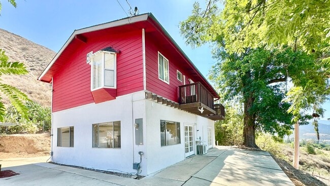 Building Photo - Nicely Updated Country Two-Story Home in t...