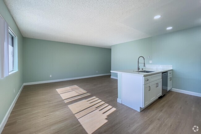 1BR, 1BA - 650SF - WELCOME HOME