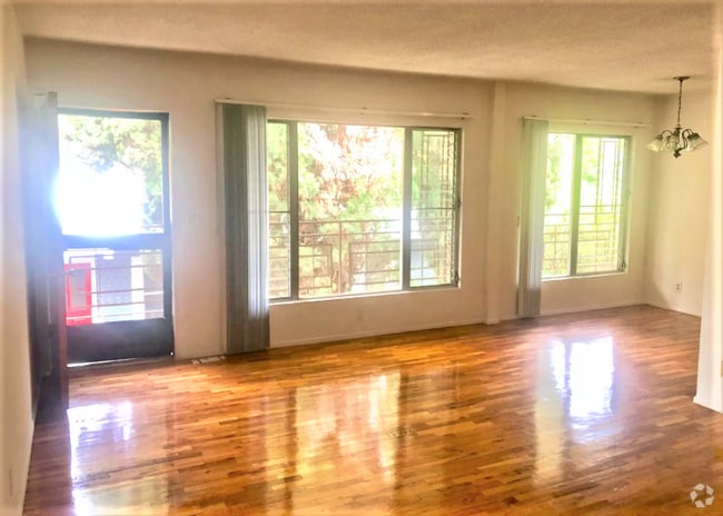Building Photo - 807 3rd St Rental