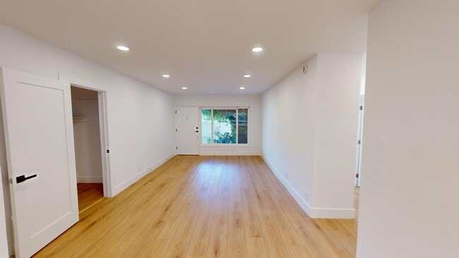 Photo - Welcome Home || Newly Upgraded WeHo Apt || 943 Gardner