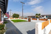 Photo - 8 E Paisley St
