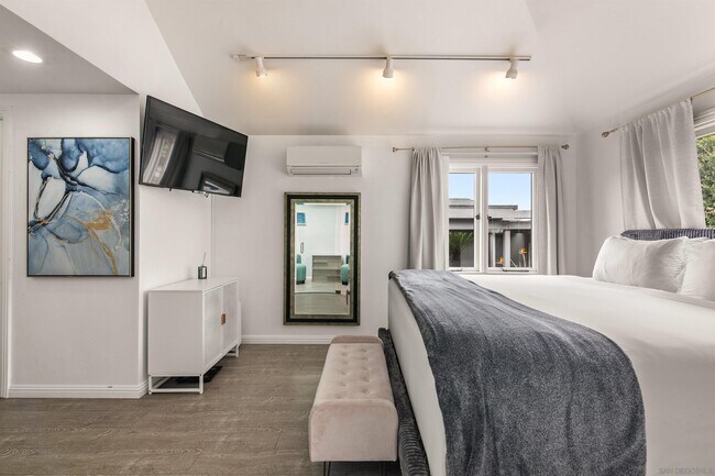 Photo - 1264.5 Prospect St