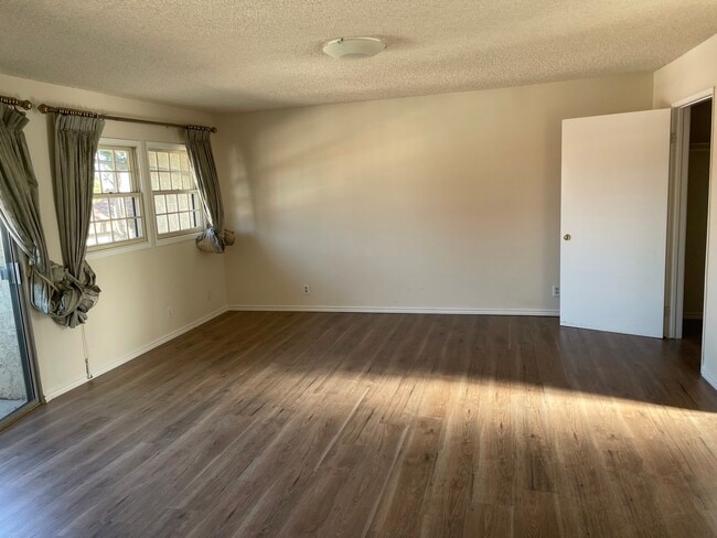Photo - 930 W Duarte Rd Unit # 2