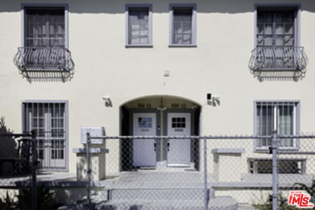 Building Photo - 1559 1/2 S Harvard Blvd