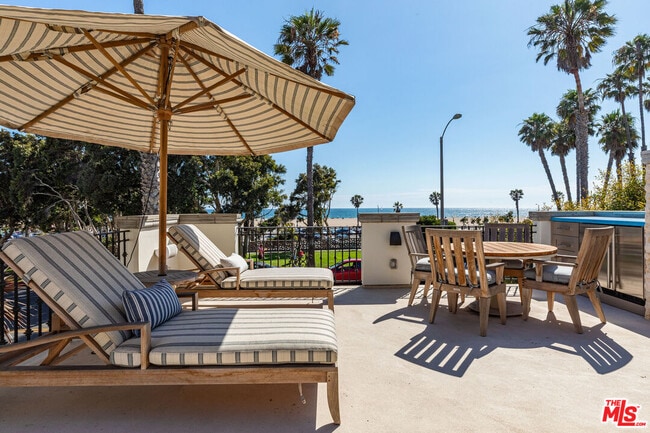 Building Photo - 127 Hollister Ave