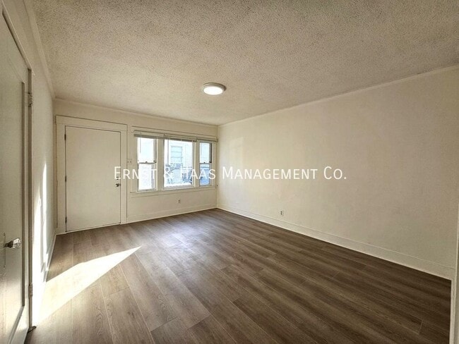 Photo - 1145 Linden Ave