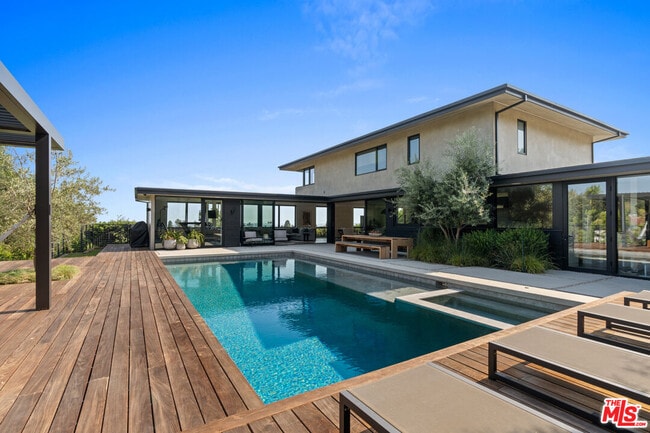 Photo - 2216 Winona Blvd