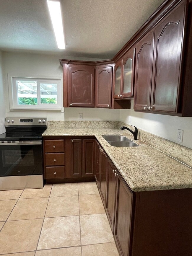 Photo - 835 E Nocta St