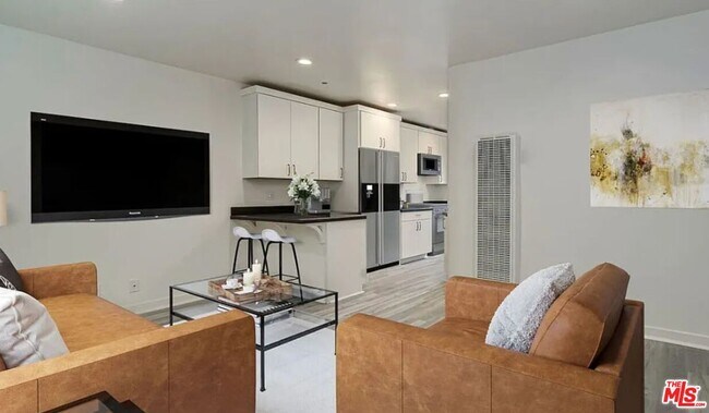 Photo - 656 Indiana Ave Unit 2