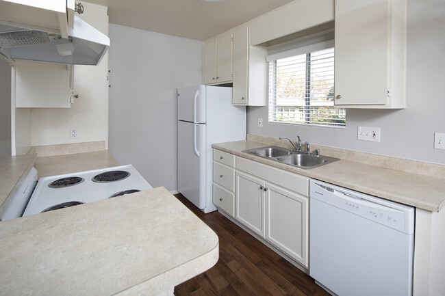 Photo - OPEN HOUSE: 6/27 10AM-12PM~ 2 BR Bright Apartment with Parking and AC! Unit 21
