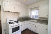 Photo - 1524 S Dunsmuir Ave House