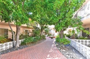 Photo - 445 E Magnolia Blvd