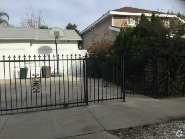 Building Photo - 20957 Community St Rental