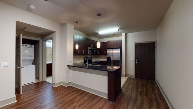 Photo - 1818 Platinum Triangle