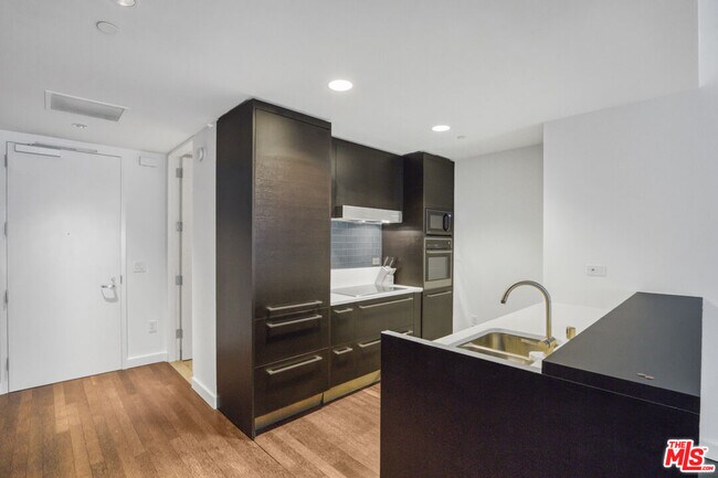 Photo - 6250 Hollywood Blvd Unit 6H