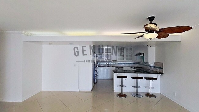 Building Photo - 2Bd 2Ba Spacious Newport Bay Front Condo