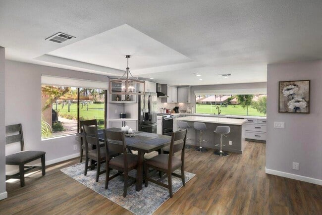 Photo - 25 Maximo Way