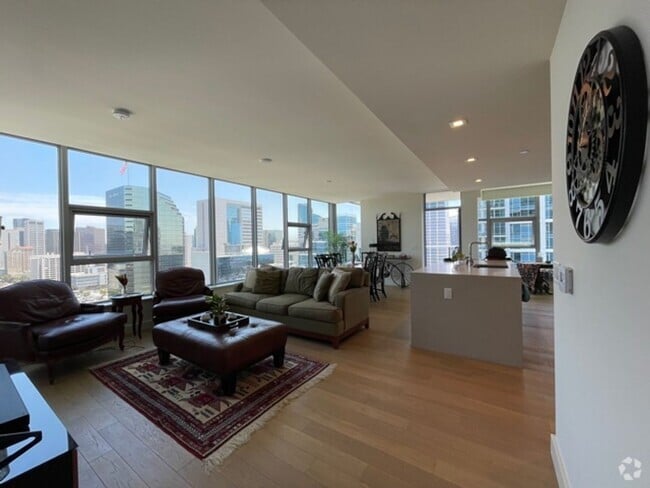 Building Photo - 2 Bedroom-2 Bathroom Fully Furnished Condo...