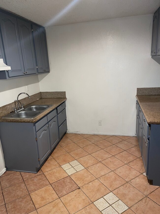 Photo - 4321 Lennox Blvd Unit 6