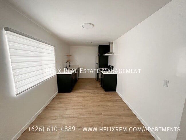 Building Photo - 1313 Huntington Dr Unit 7