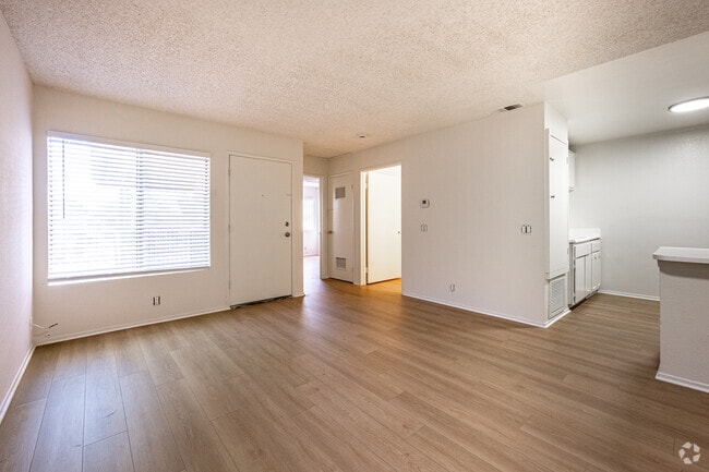 1BR, 1BA, - 515SF - Dining Room - 601 North East End Ave