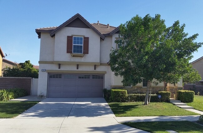 Building Photo - Wonderful 5 Bedroom 3 Bathrooms home in Ch...