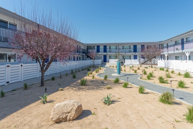 Tyler Arms Apartments - Riverside, CA - Tyler Arms Apartments - Riverside, CA