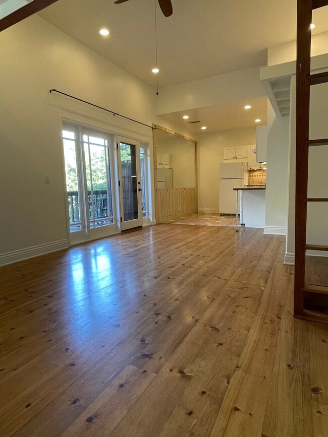 Photo - 754 Old Topanga Canyon Rd Unit jim borland