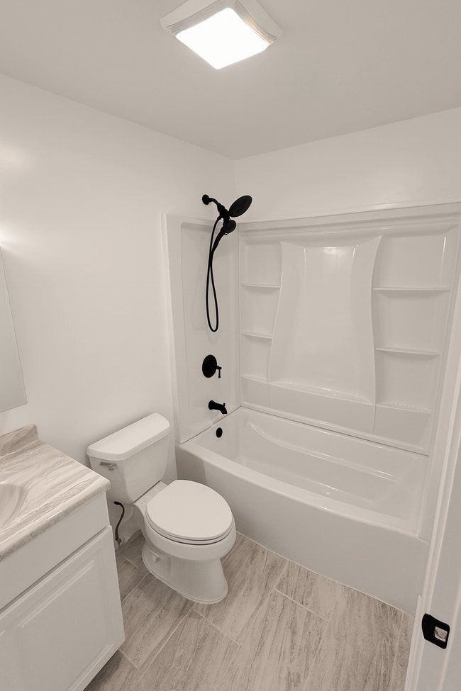 Photo - 4122 Lewis St