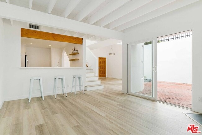 Photo - 29221 Heathercliff Rd Unit 4