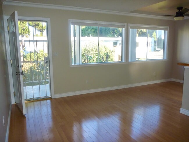 Building Photo - 2811 Colorado Ave Unit 2