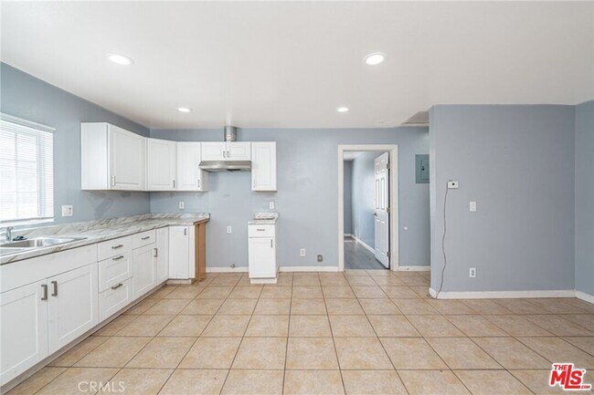 Photo - 312 E 92nd St