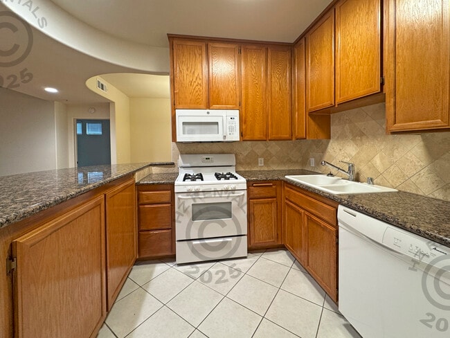 Photo - 12140 Moorpark St