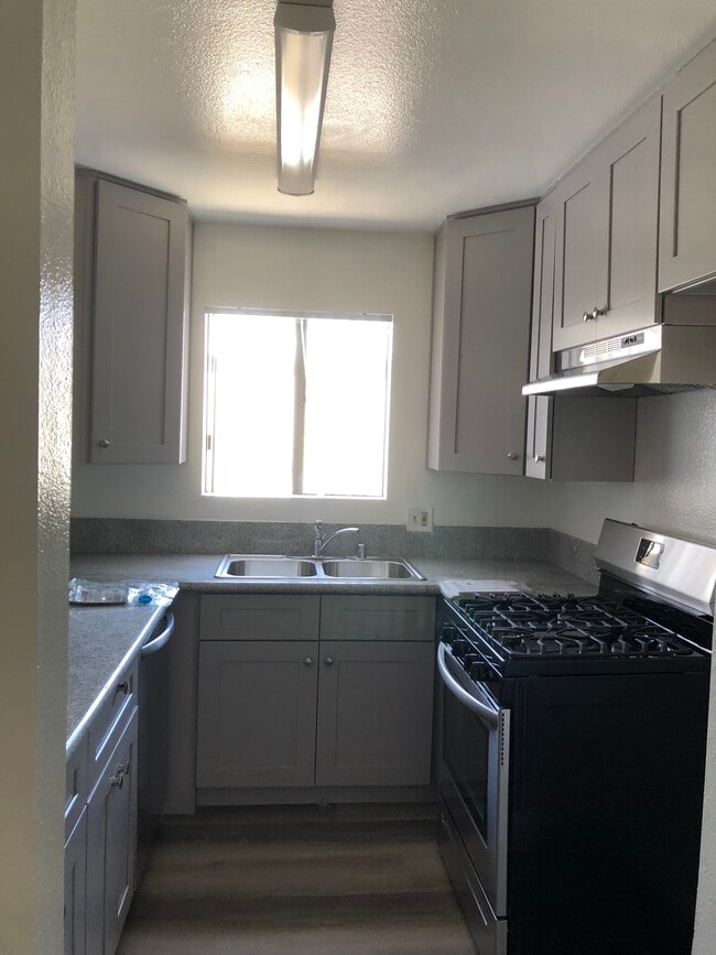 Building Photo - 1244 N Orange Dr Unit 308