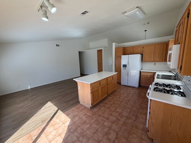 Photo - 1424 Via Rosa