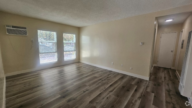 Building Photo - 815 N Benton Way Rental