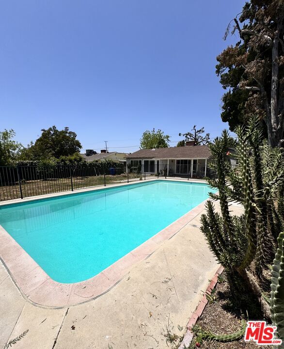 Photo - 8936 Balboa Blvd House