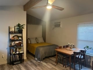 Photo - 1417 E 8th St