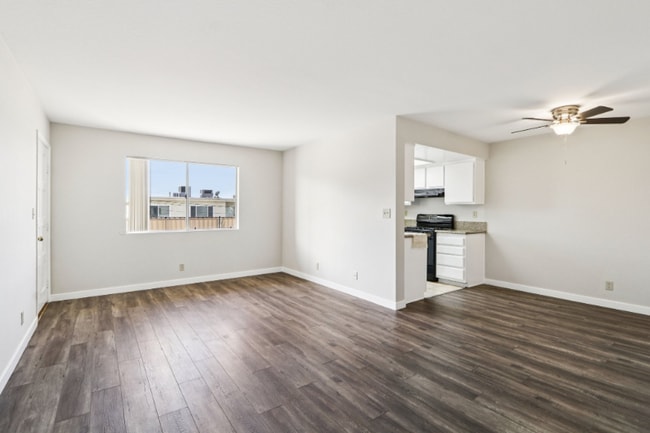 Photo - 700 E Cedar Ave Unit 105