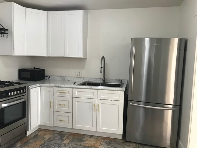 Building Photo - 206 S Guadalupe Ave Unit #A