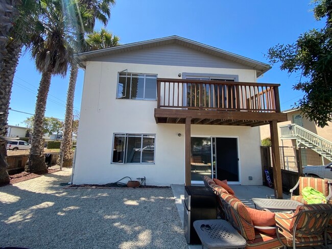 Building Photo - 6705 Trigo Rd Unit A - Isla Vista