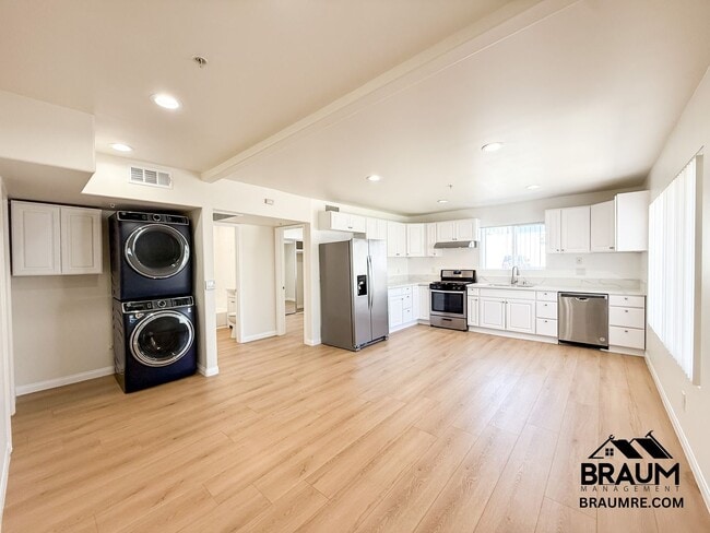 Photo - 1415 Centinela Ave Unit 1421B