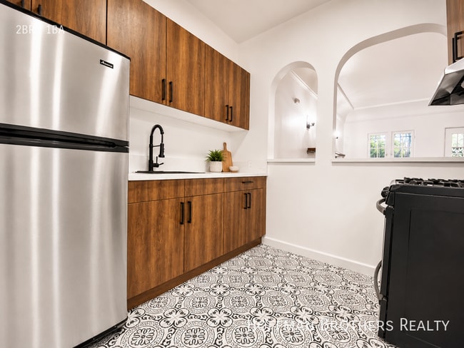 Photo - 639 N Spaulding Ave Unit 639.5