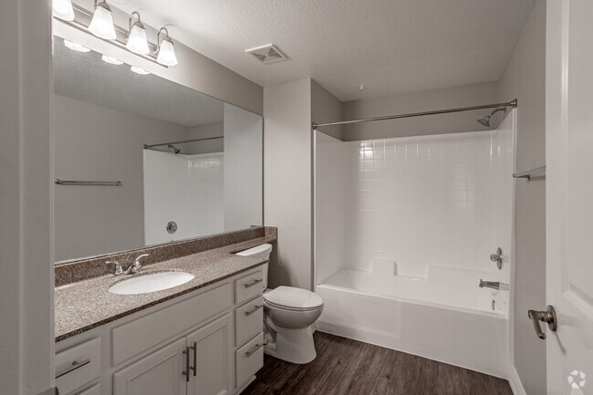 2BR, 2BA - 953SF - TERRAZA DEL SOL