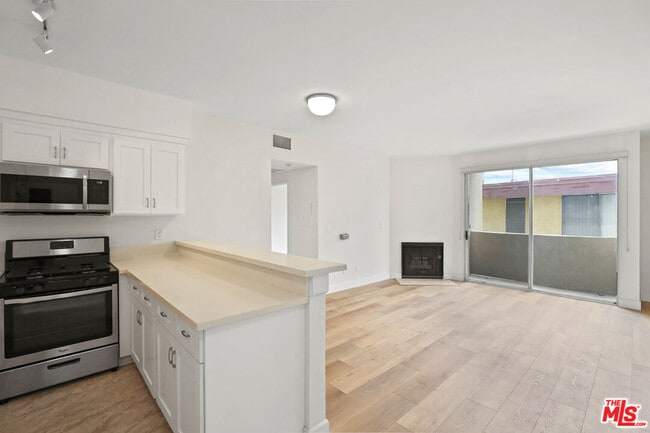 Photo - 1920 Overland Ave Unit 101