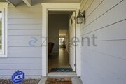 Photo - 2134 Latham St