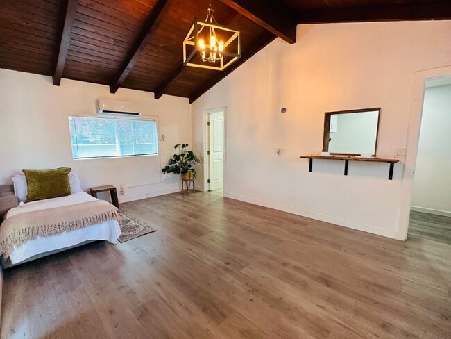 Photo - 2707 Cridge St Unit B