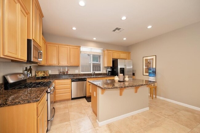 Photo - 4521-4523 Saturn St