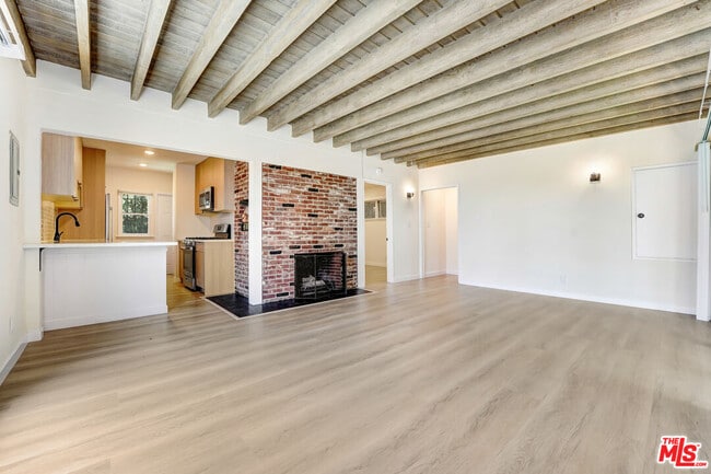 Photo - 8907 Harratt St