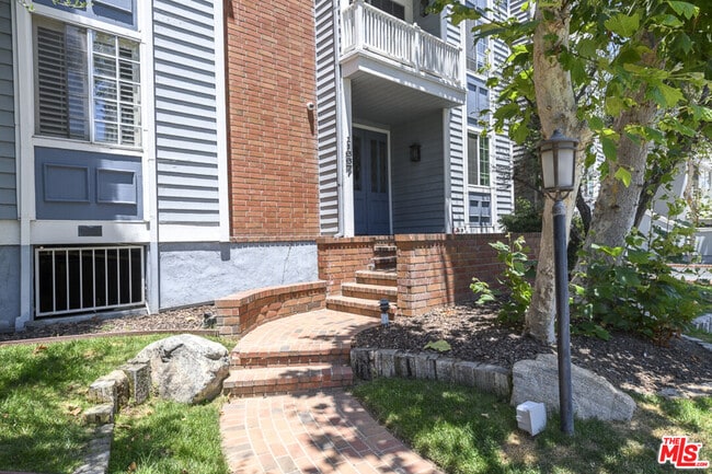 Photo - 11667 Gorham Ave Unit 303